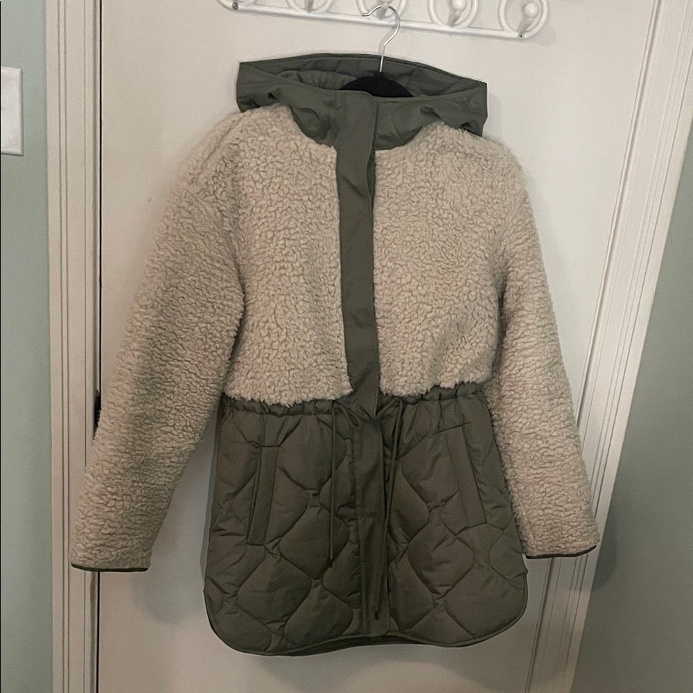 Old Navy Olive and Cream Quilted Jacket